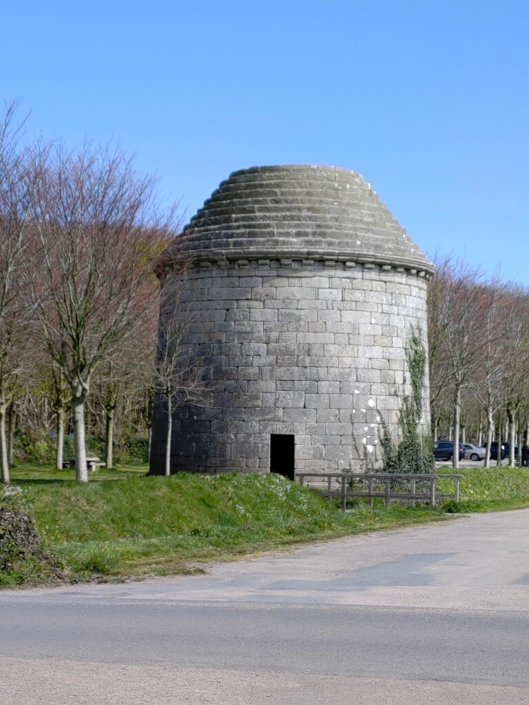 Pigeonnier, château de Kerjean, Finistère, Bretagne